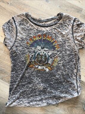 Recycled Karma Aerosmith distressed Grey Graphic Tee - Tiger Logo sz m